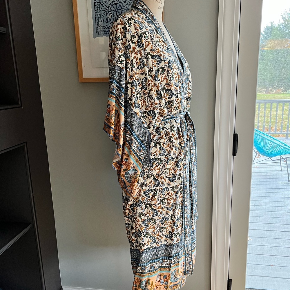 Wide Sleeve Kimono - Picture 8 of 8